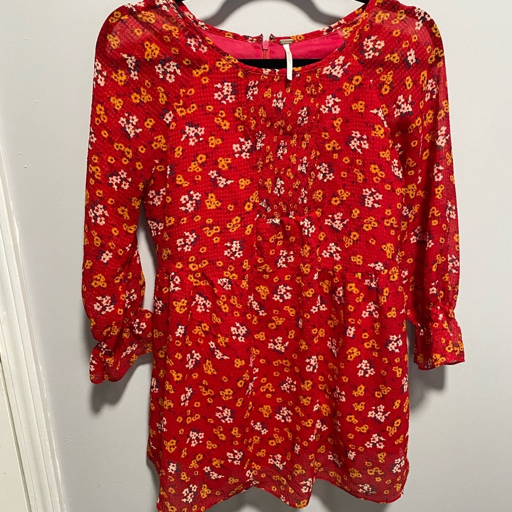Free People Red‎ Floral Smocked Dress. Size 0